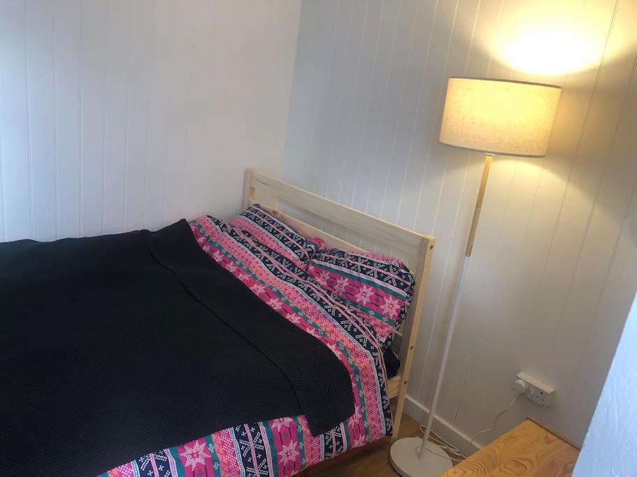 Mini Cabin In A Quiet Area London Ngoại thất bức ảnh