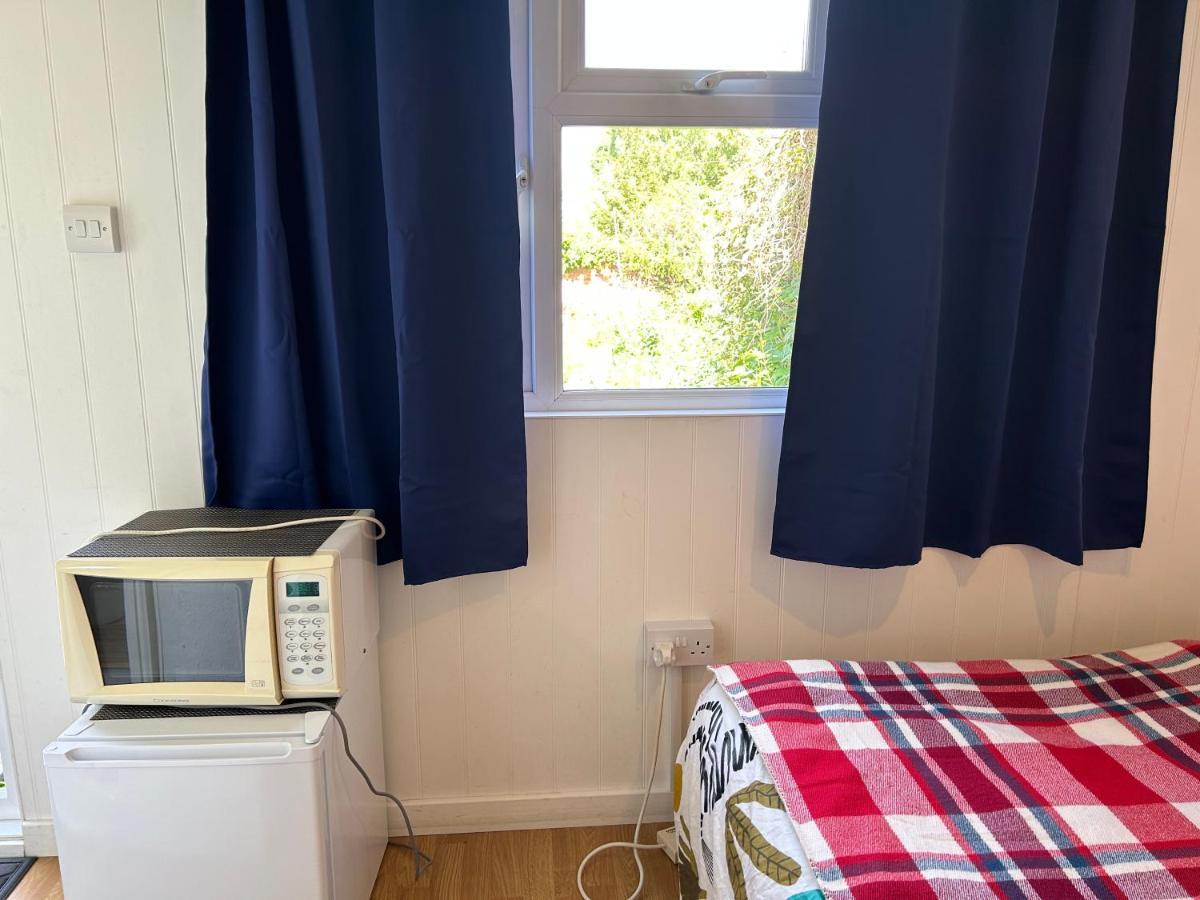 Mini Cabin In A Quiet Area London Ngoại thất bức ảnh